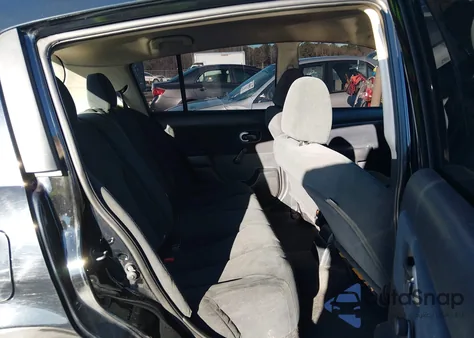 2011 Nissan Versa 1.8S z USA, uszkodzony, nr VIN 3N1BC1CPXBL445790